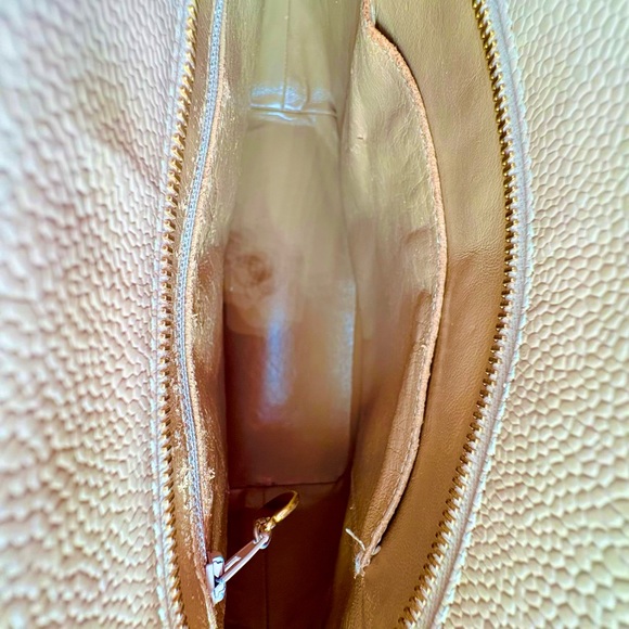 CHANEL Matelasse Medallion Cocomark Tote Bag Beige Caviar Skin - Picture 4 of 16